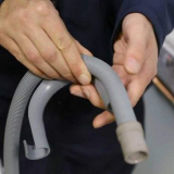 Jak připojit pračku ke kanalizaci: způsoby připojení + běžné chyby...